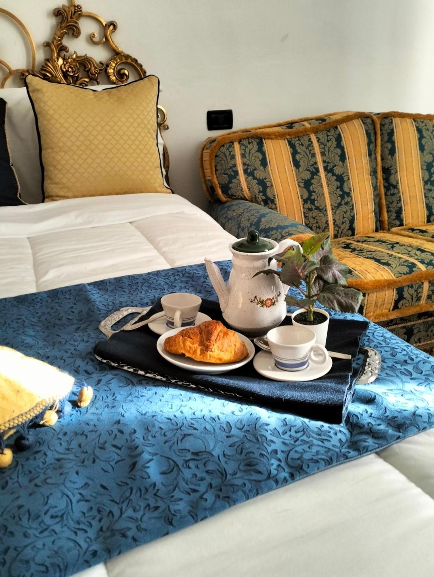 Palace Comfort Inn Pisa Esterno foto